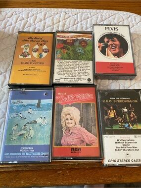 Vintage cassette lot Elvis Dolly Parton